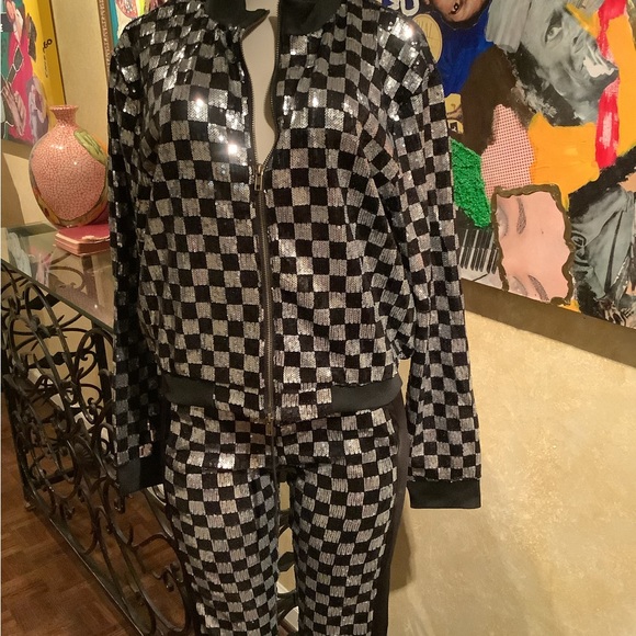 2piece sequin jogging set silver and black. - Picture 7 of 7
